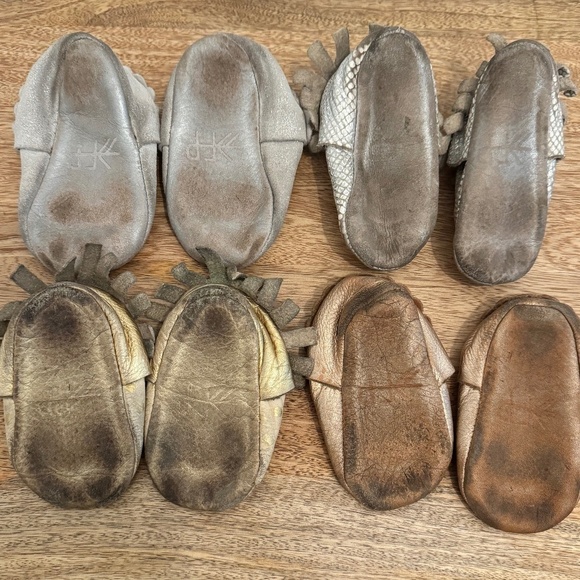 Freshly Picked Moccasins, 4 pairs sizes 3, 5, and 6 - Picture 2 of 3